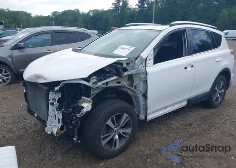 2016 Toyota Rav4 Xle z USA, uszkodzony, nr VIN 2T3RFREV1GW423223